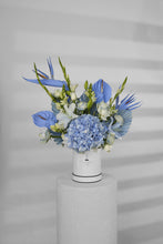 Load image into Gallery viewer, Cool Blue Bloom Box
