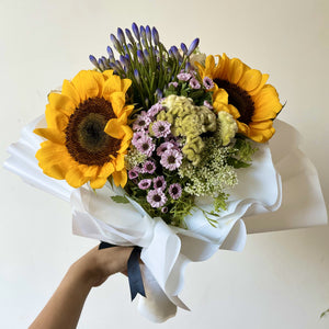 Mini Daydream Hand Bouquet