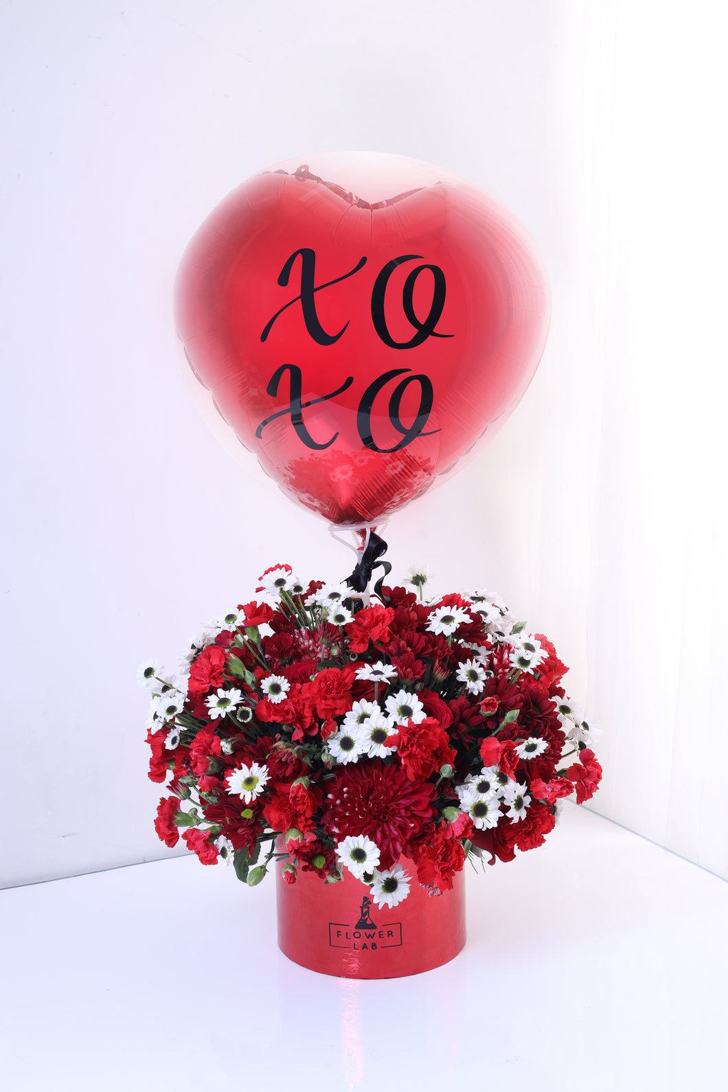 Box of love with customisable baloon