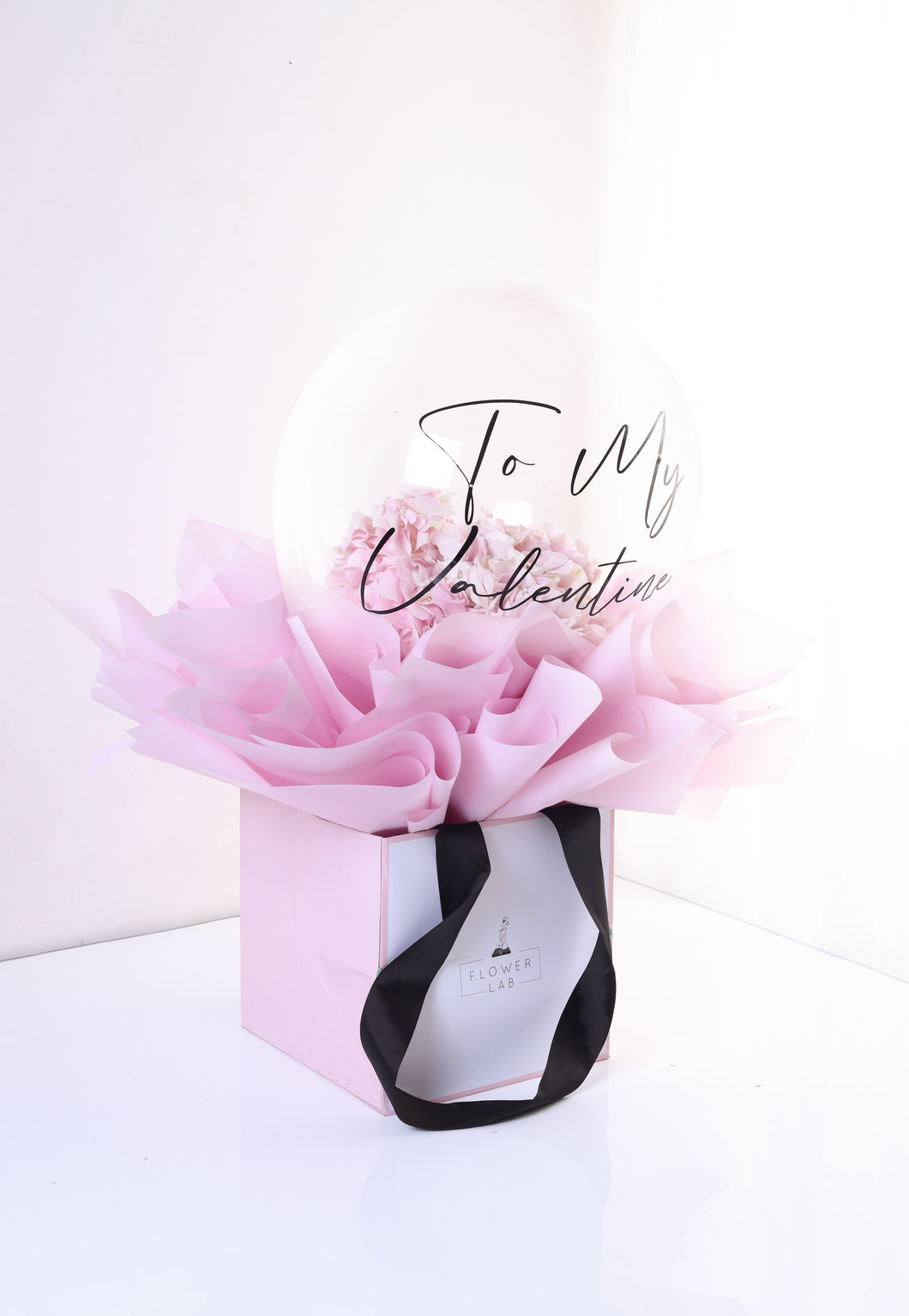 Sweet love bouquet with customizable balloon